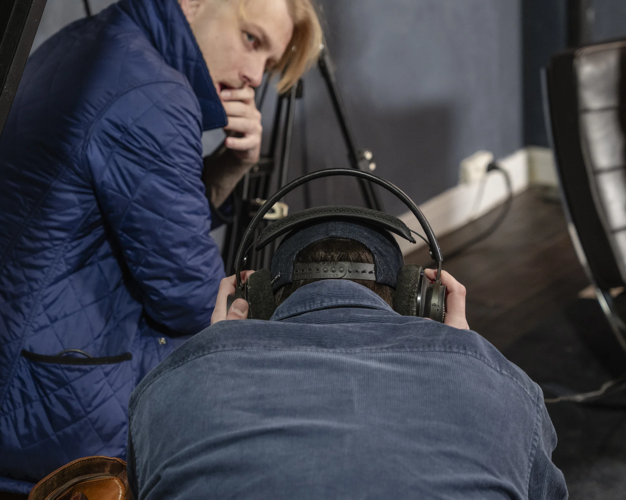 Saison 2 — ajustement du casque audio avant prise